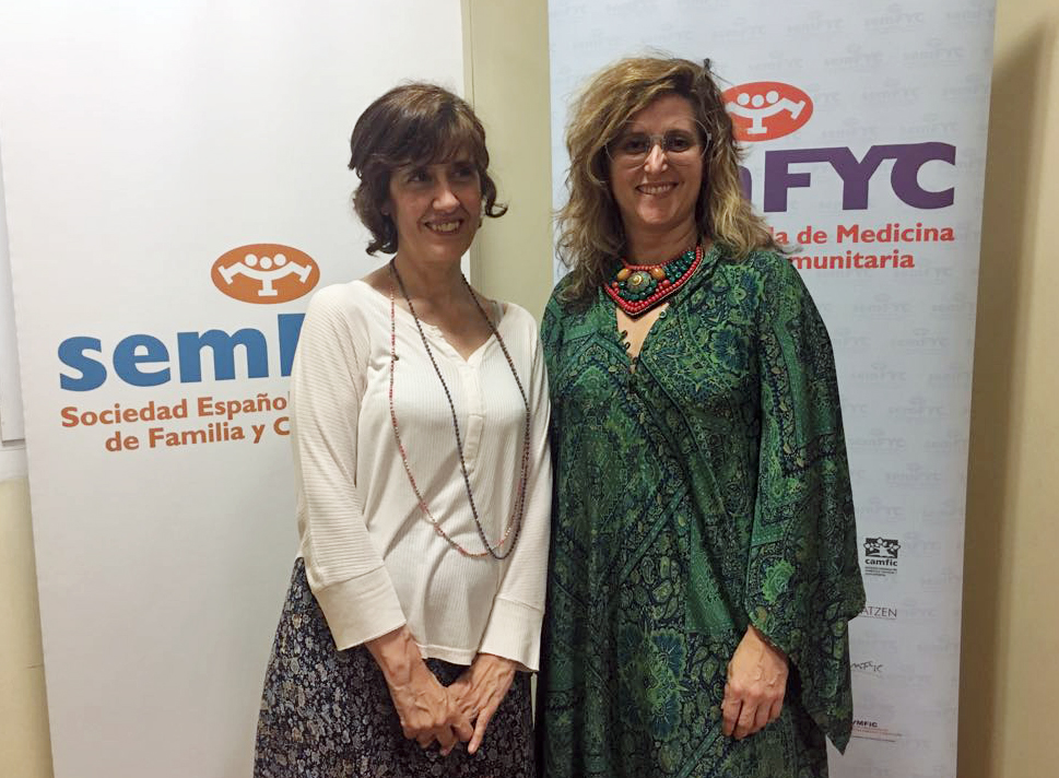 Pura Diaz-Veiga, directora científica de Matia Instituto (izquierda), con María Fernández, vicepresidenta de la Sociedad Española de Medicina de Familia y Comunitaria, semFYC (derecha)