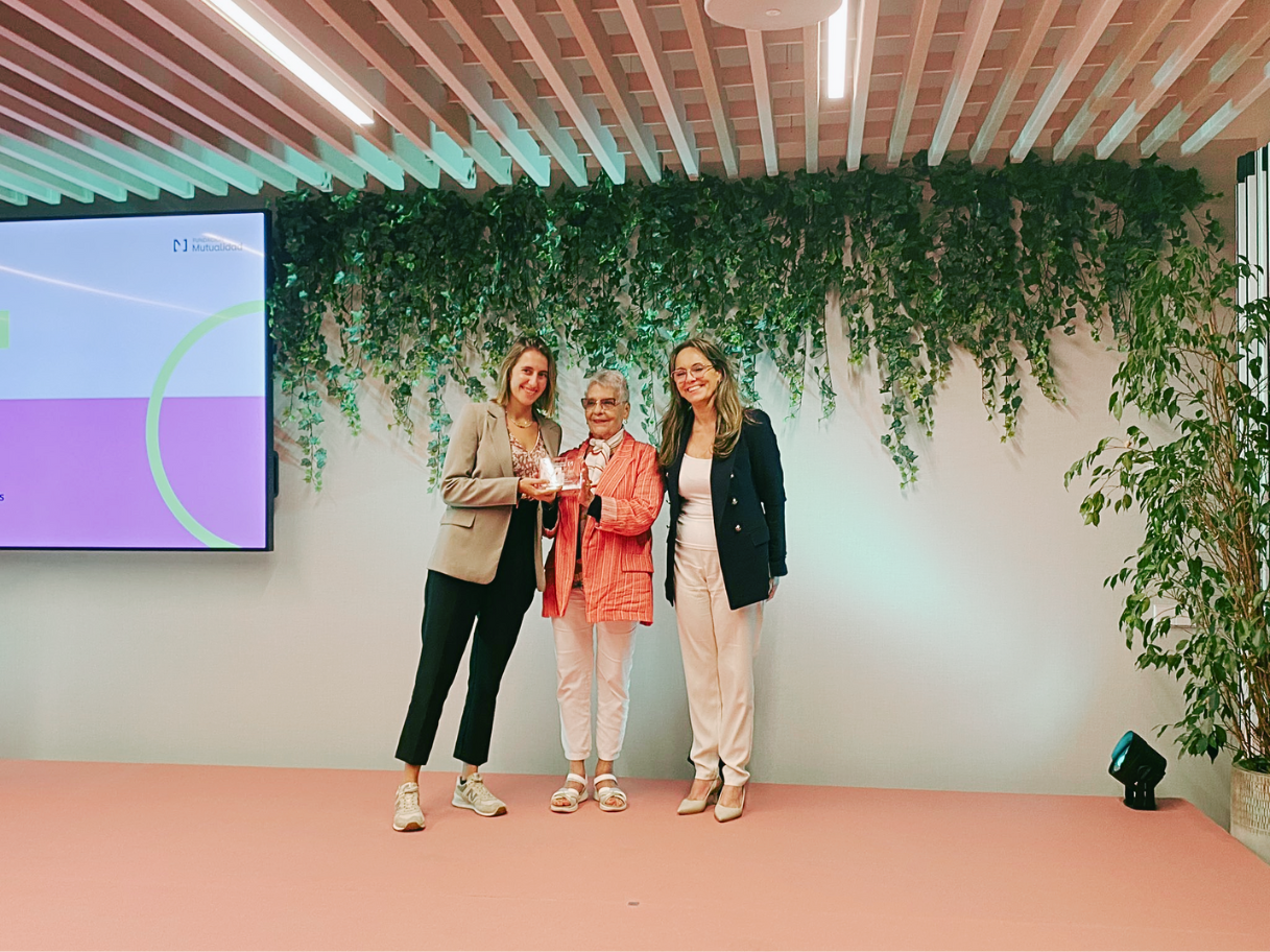 Iraide y Juncal recogen el premio Fundación Mutualidad