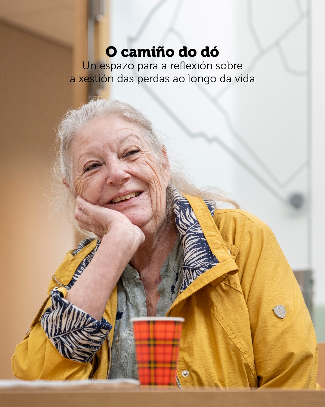 Retrato de mujer mayor mirando al horizonte