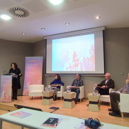 Intervención de Nerea Almazán durante la presentación de la estrategia vasca con las personas mayores